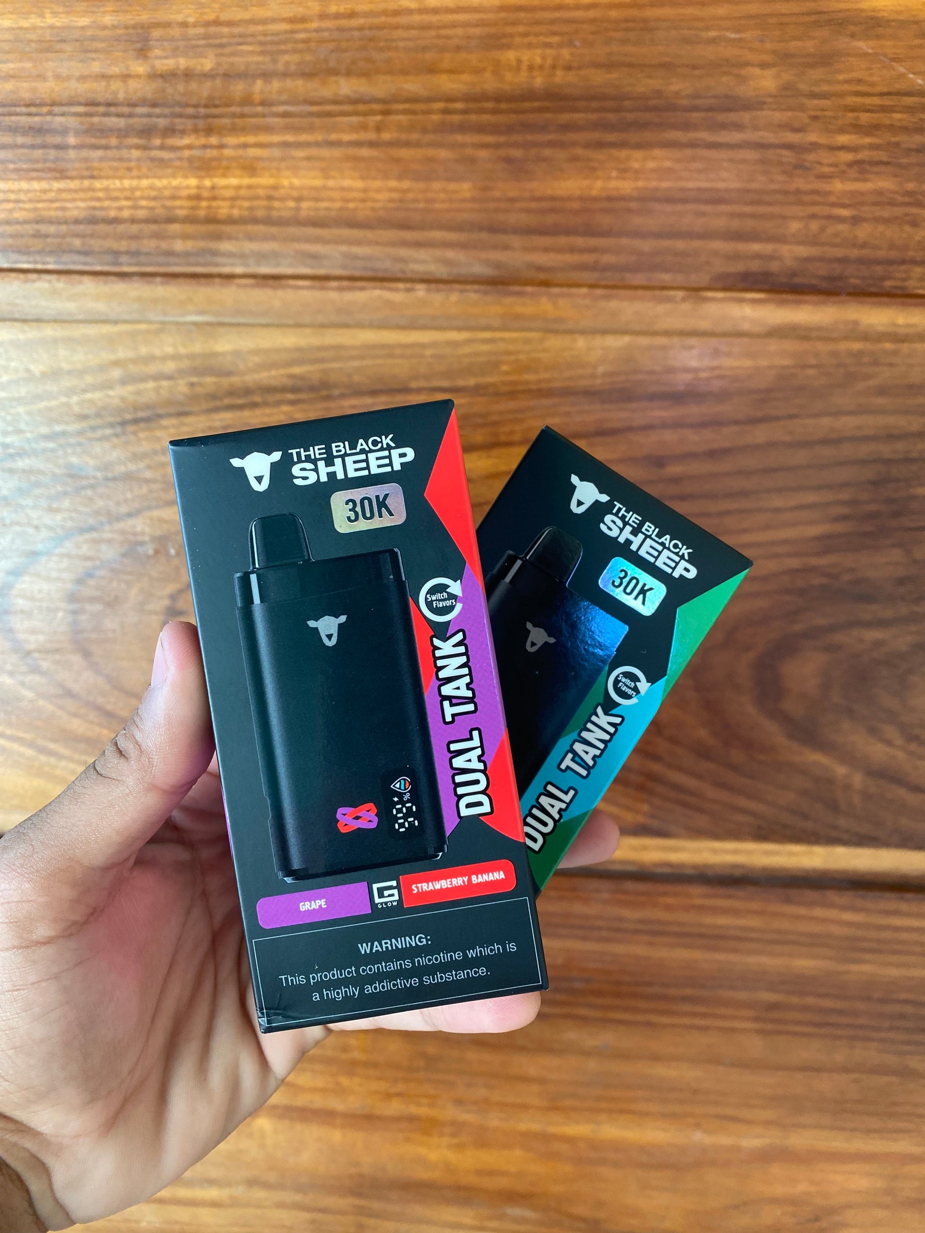 Black the black sheep dual tank 30k vape device em embalagem retail com design retangular e logo de ovelha sutil