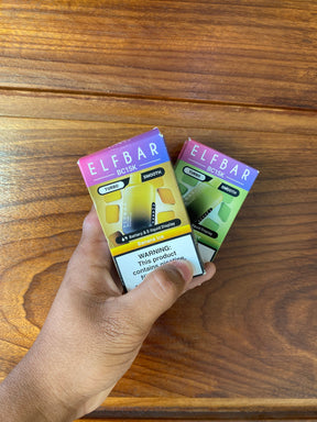 Dois vape pens elfbar BC15K em embalagens coloridas, um com gradiente amarelo e sabor banana ice