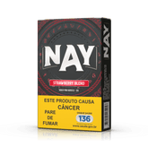 Embalagem preta e vermelha de tabaco essencia nay sabor strawberry blast com letras brancas e design circular detalhado