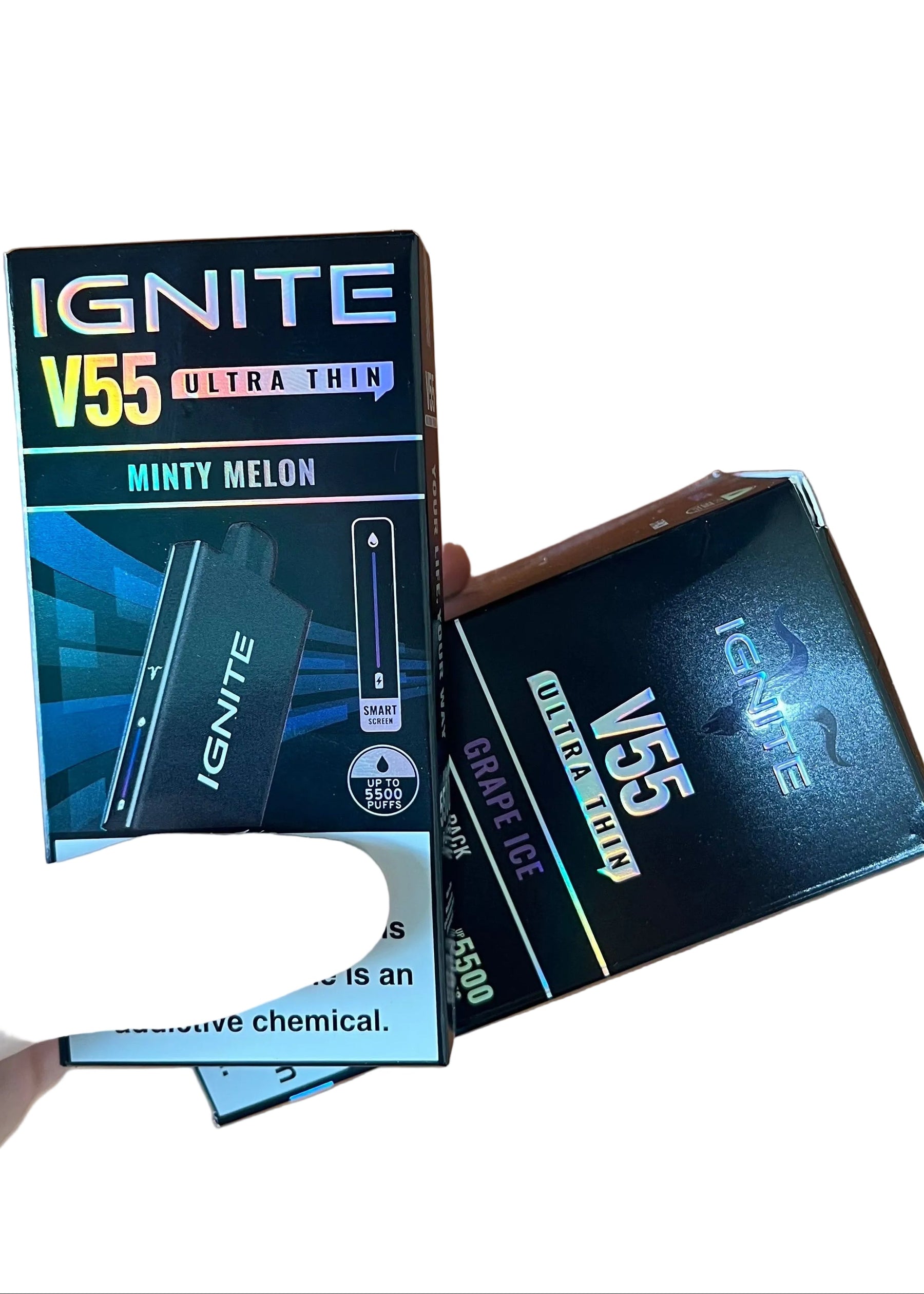 Caixa preta retangular para cartuchos de vape ultra fina ignite v55 com marca holográfica e sabores como minty melon