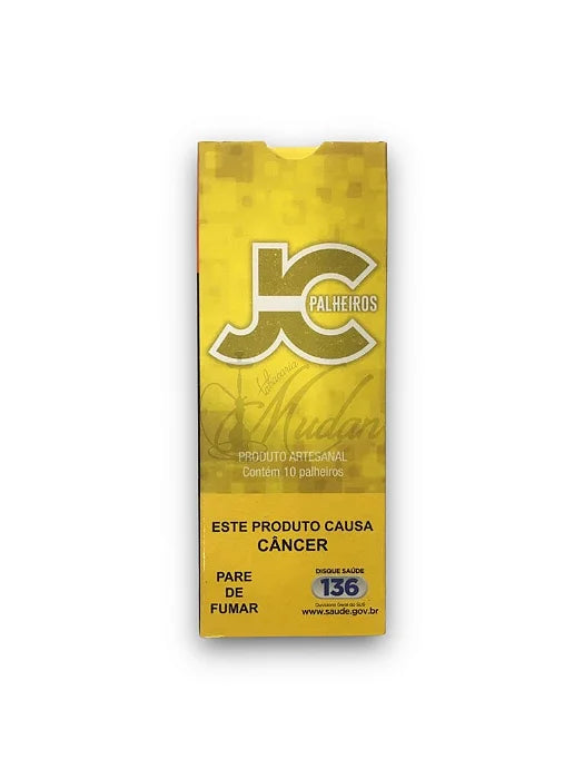 Pacote amarelo retangular de cigarros de palha jc palheiros com logo dourado e texto de aviso em português