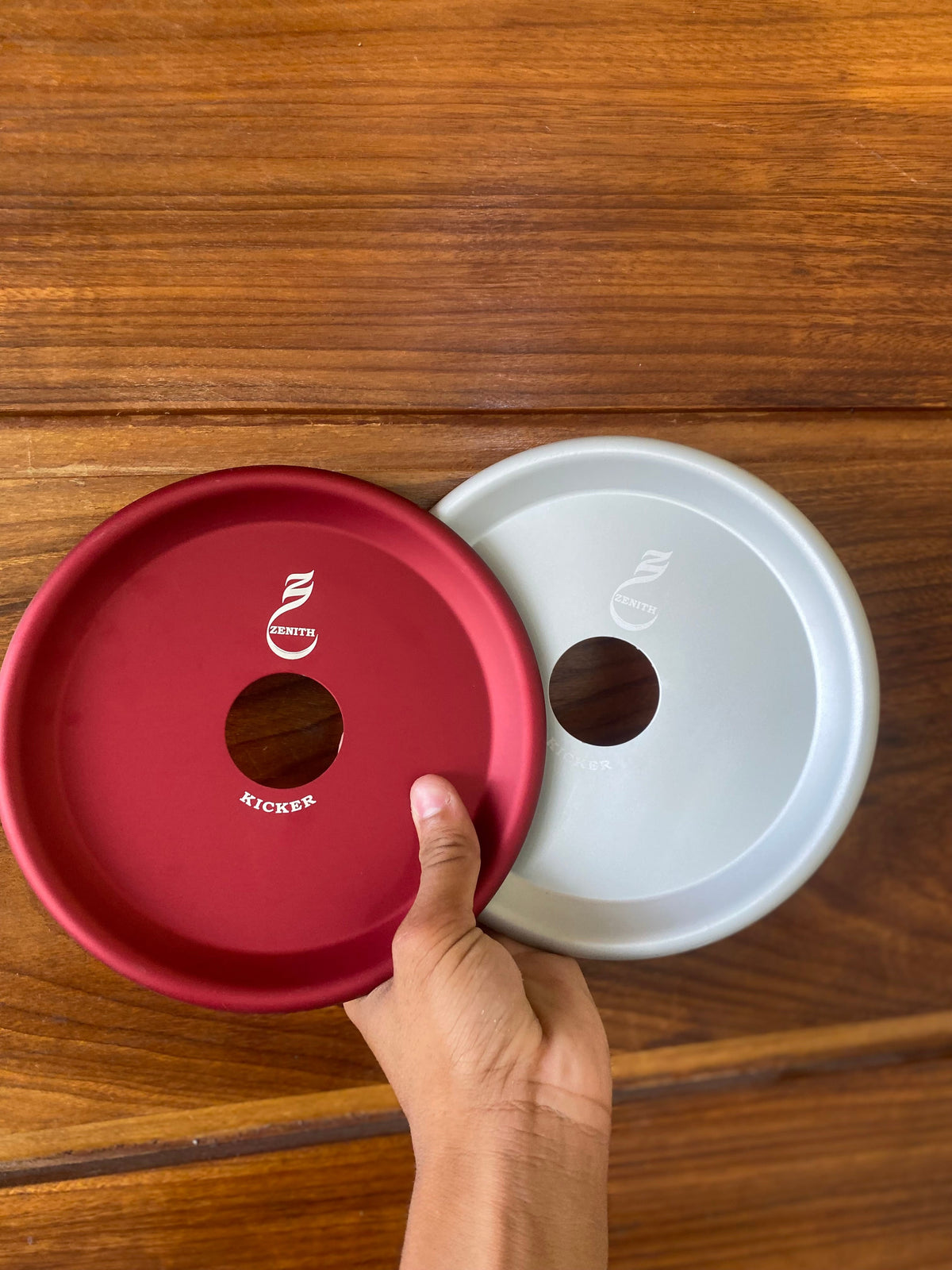Prato zenith kicker fosco discos voadores vermelhos e brancos com acabamento fosco ideal para frisbee
