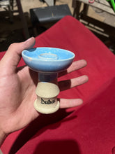 Bowl de hookah cerâmico azul com base bege gravada com dubai do modelo rosh dubai cor azul