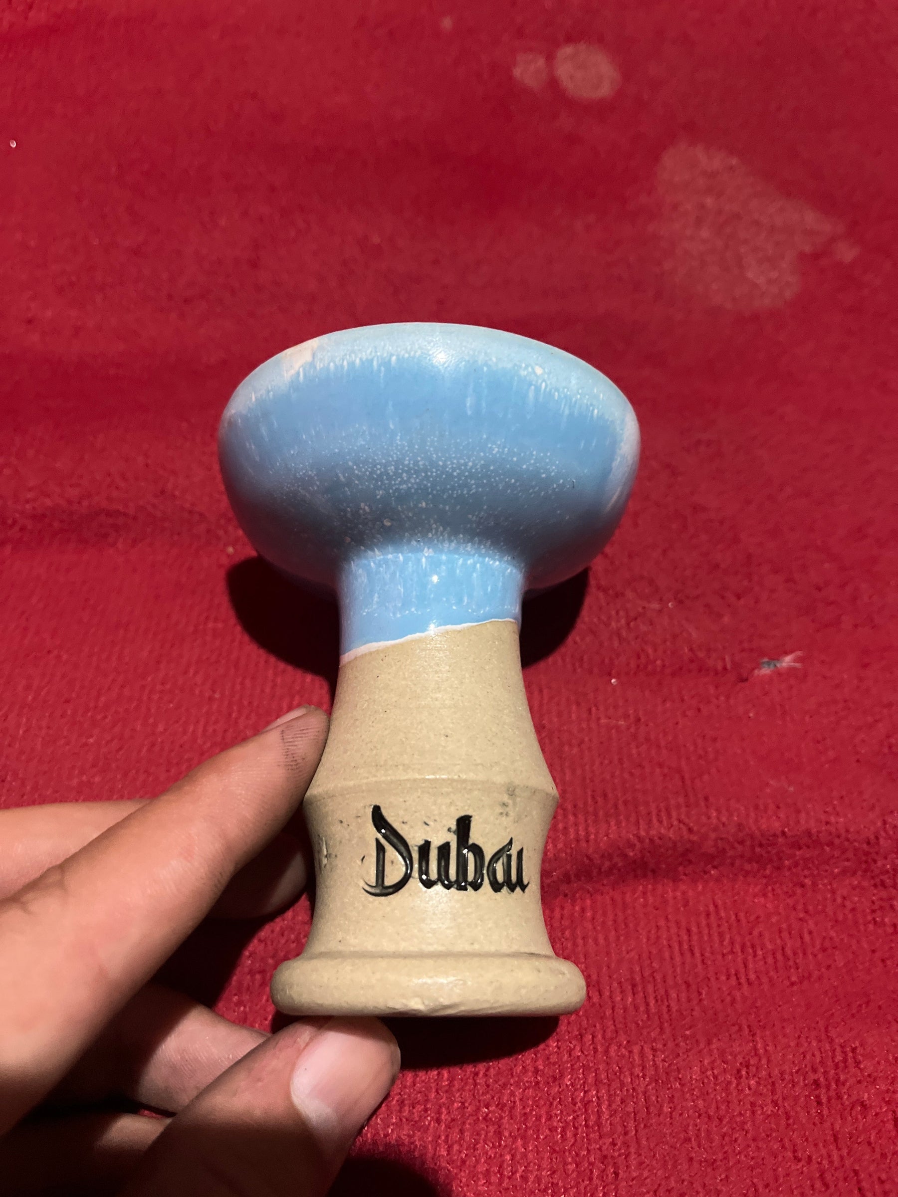 Bowl de cerâmica azul e bege para hookah com dubai gravado na base do rosh dubai cor azul