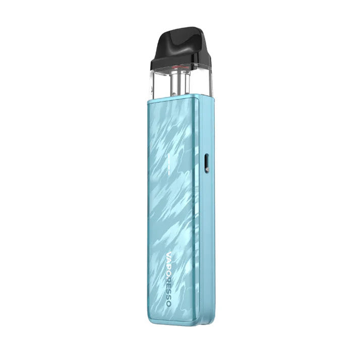 Xros 5 mini vape pen azul claro com acabamento marmorizado e tampa preta para uso portátil